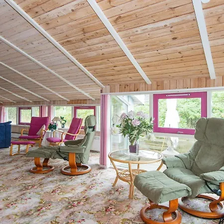 8 Person In Glesborg Ferienhaus Fjellerup